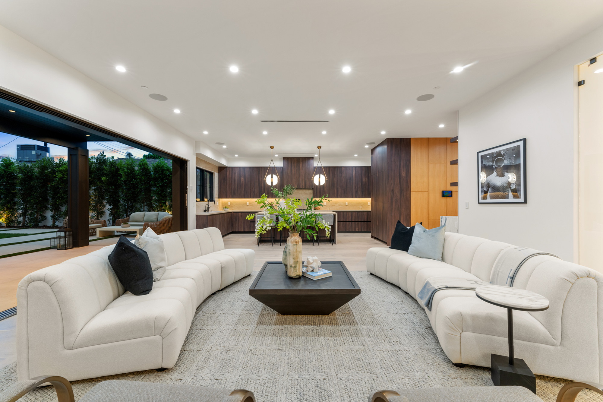 Living room kitchen continuity